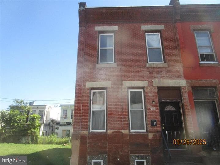 2031 N Stillman St photo 1