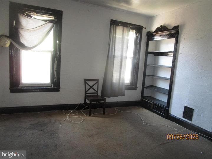 2031 N Stillman St photo 3