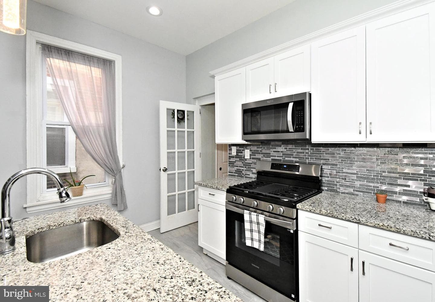 1325 N Redfield Street photo 16