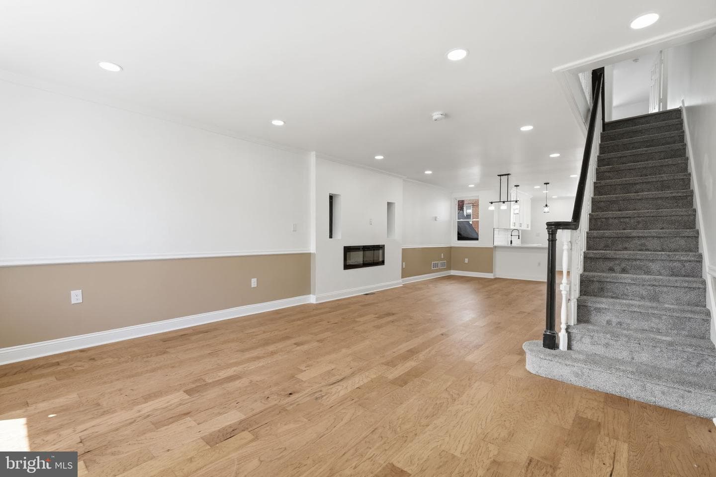 1757 Mohican Street photo 2