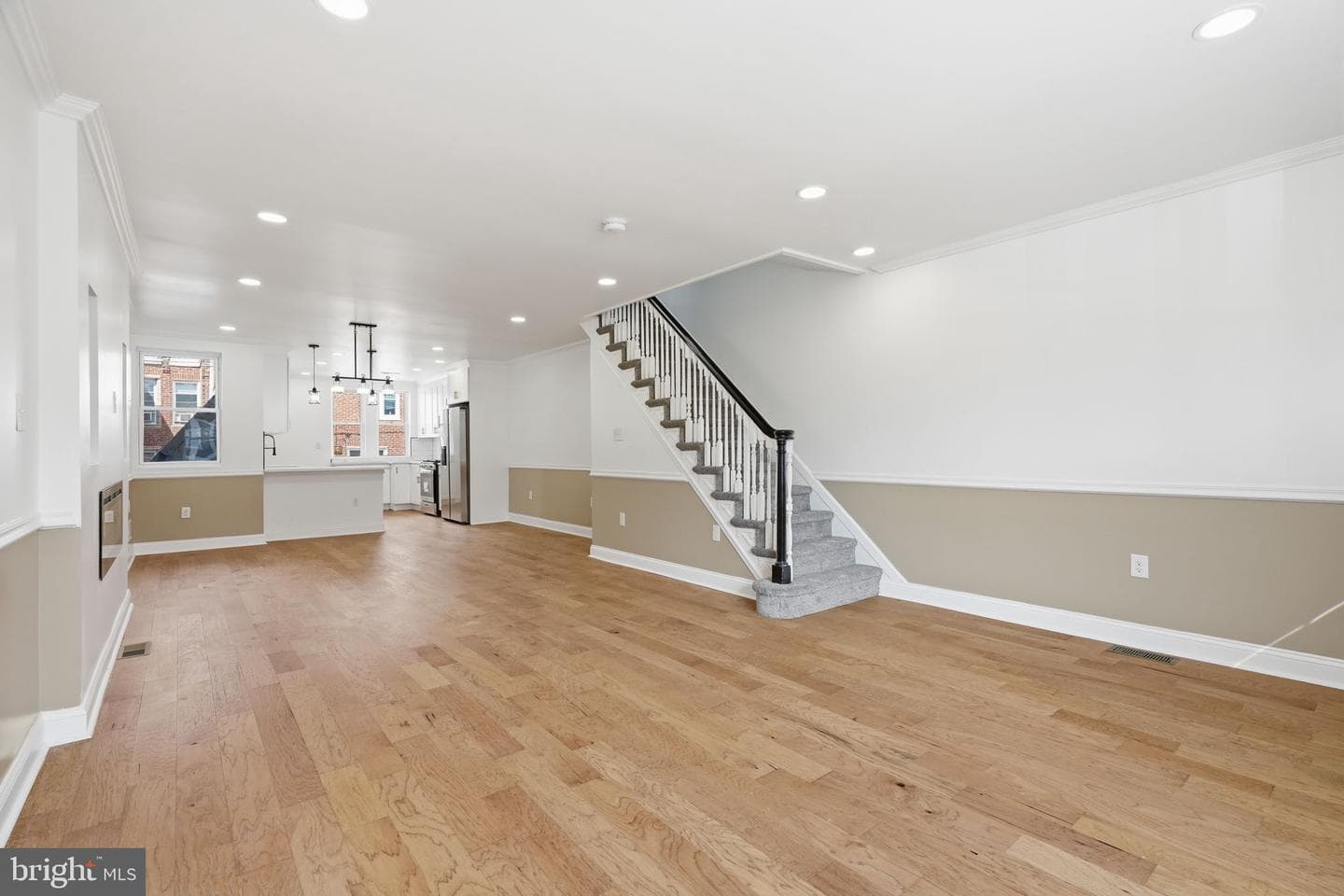 1757 Mohican Street photo 4
