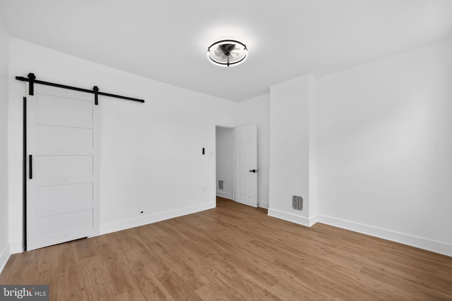5141 Charles Street photo 15