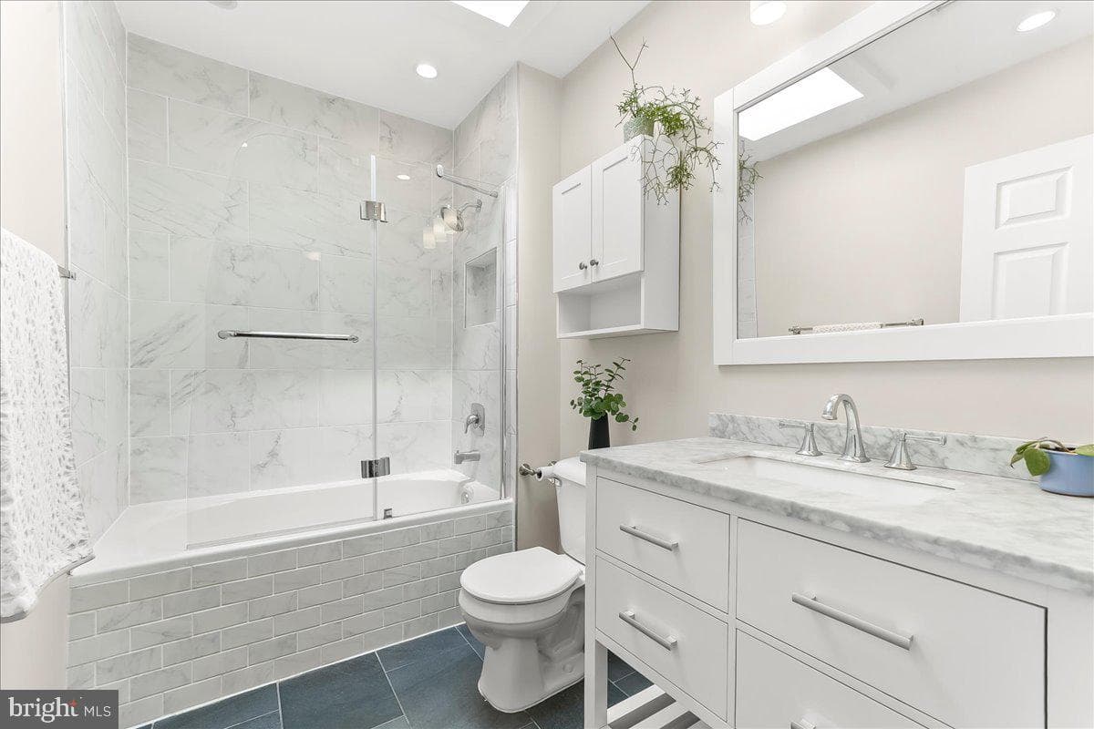 3626 Calumet Street photo 35