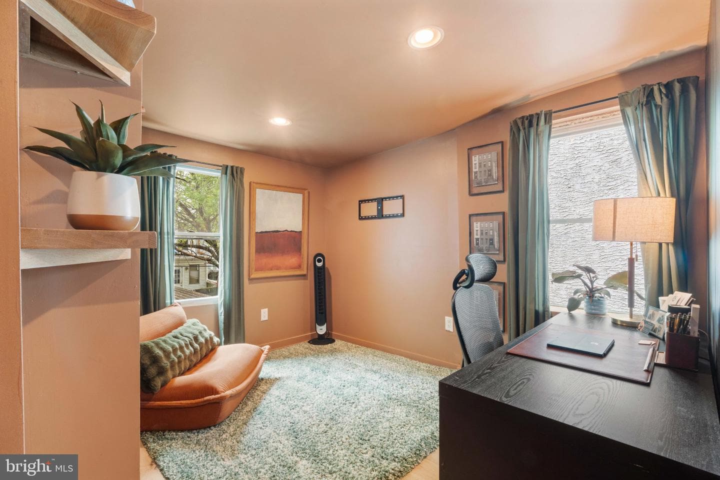 1932 E York Street photo 26
