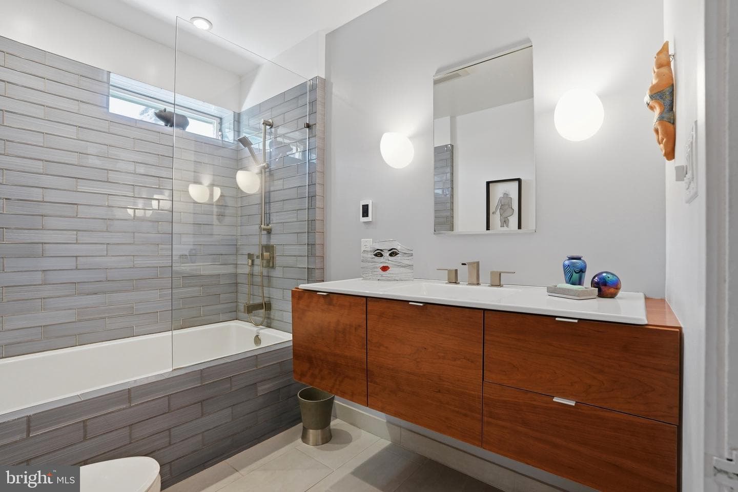 3106 Midvale Avenue photo 22
