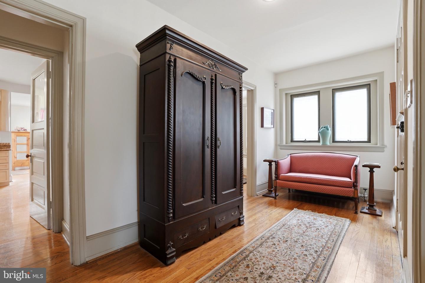 3106 Midvale Avenue photo 6