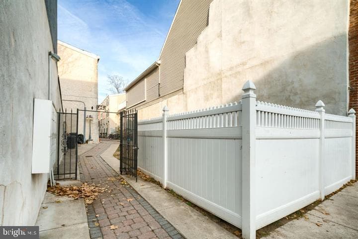 525 Fitzwater Street #3 photo 16
