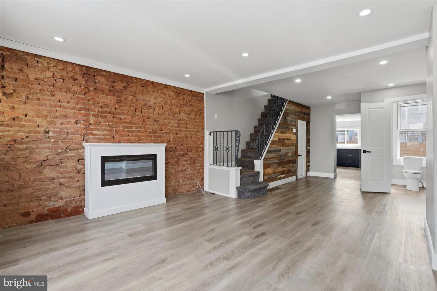 3185 Agate Street photo 3