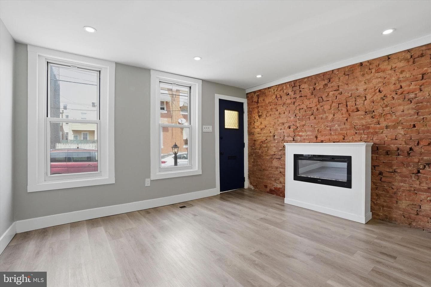 3185 Agate Street photo 4