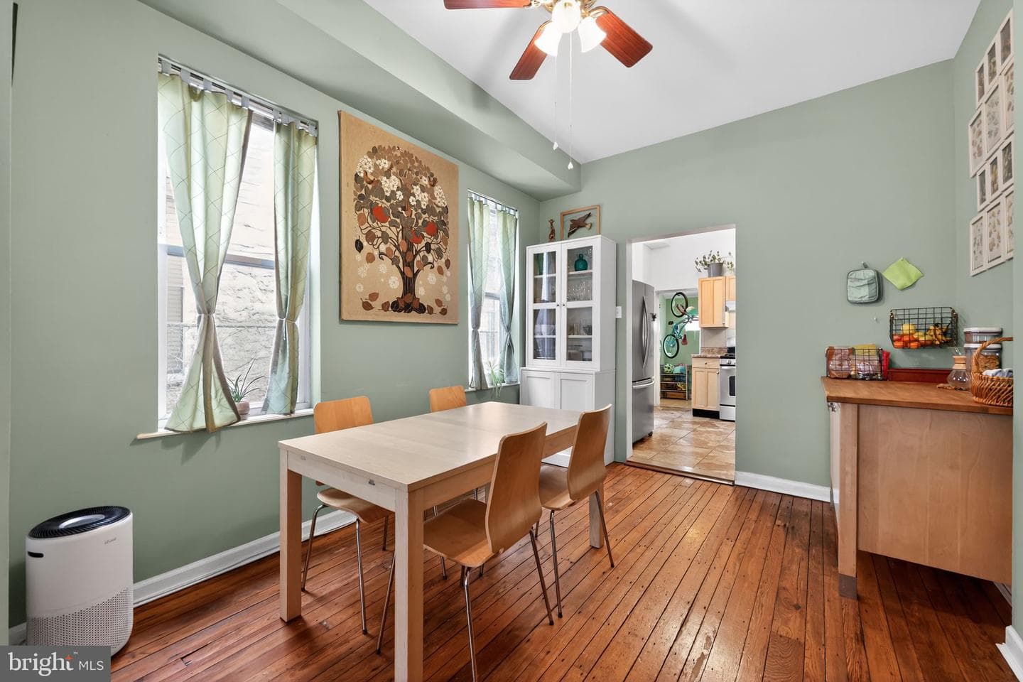 1722 Edgley Street photo 10