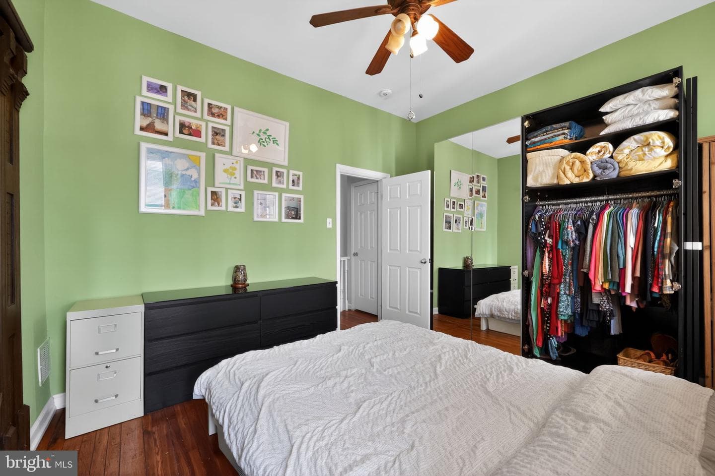 1722 Edgley Street photo 18