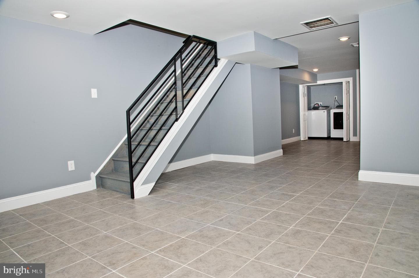 3137 Clifford Street photo 5