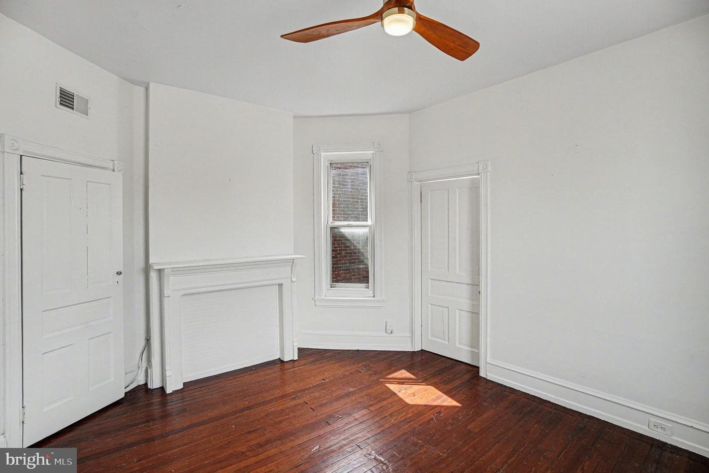 894 N 25th Street photo 24