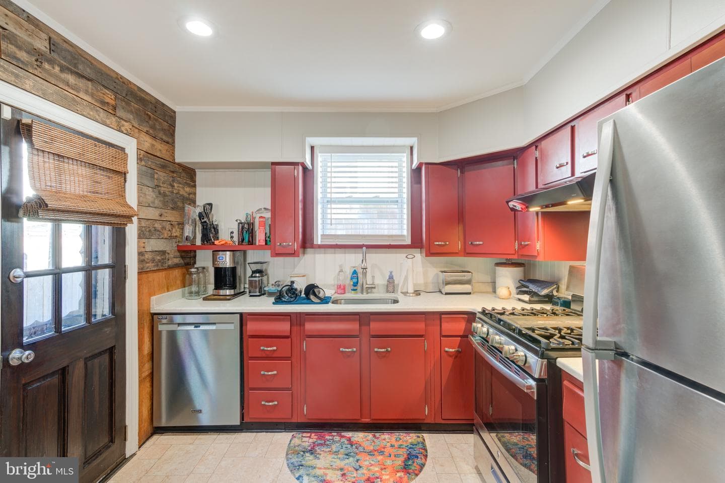 2820 Miller Street photo 4