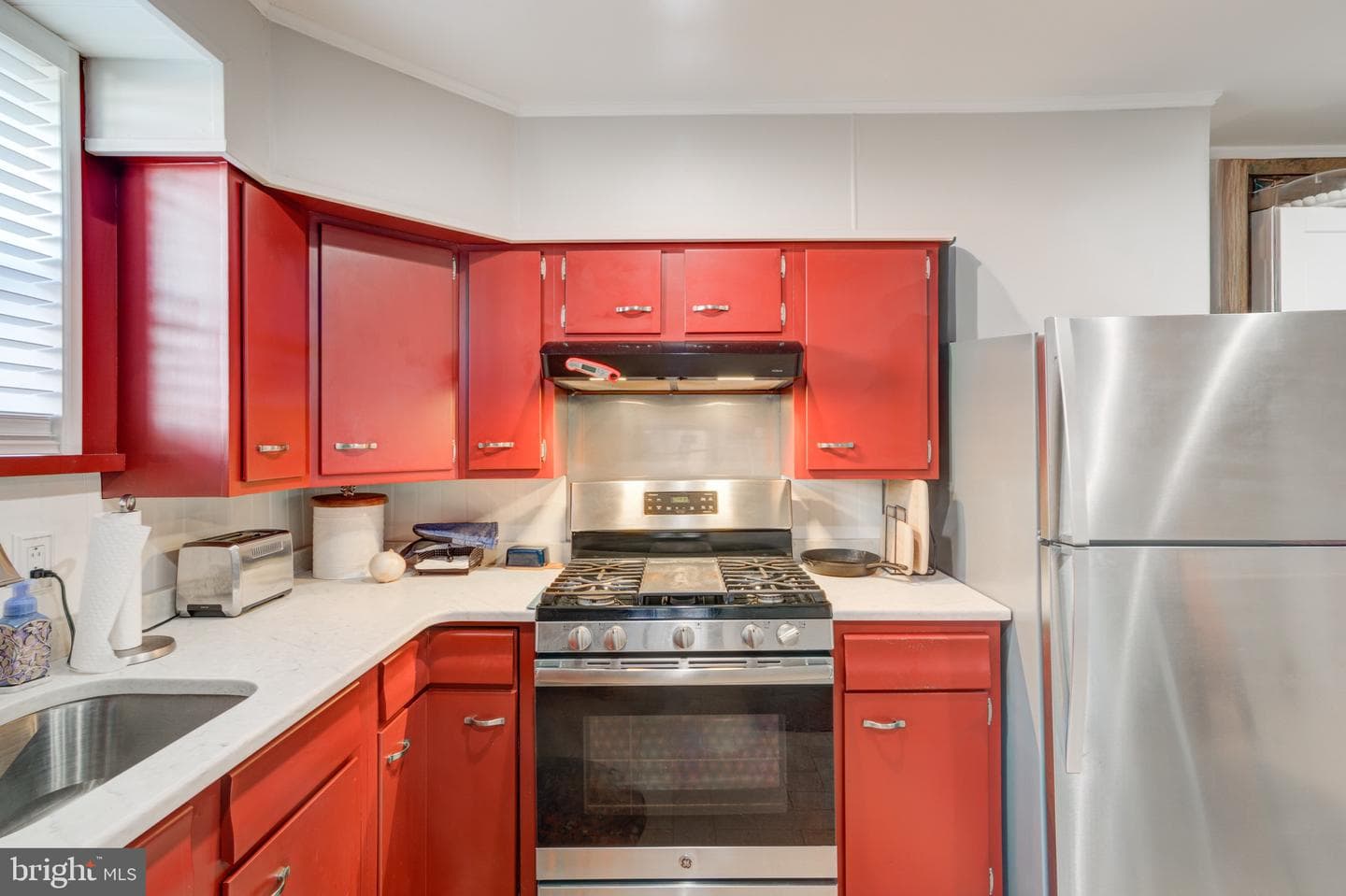 2820 Miller Street photo 5