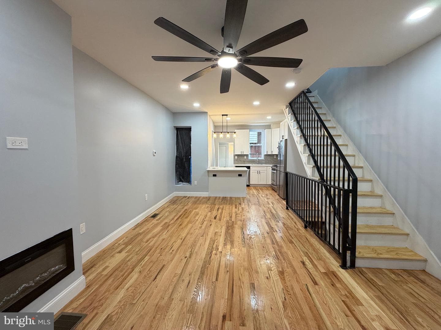 1212 S Ruby Street photo 3