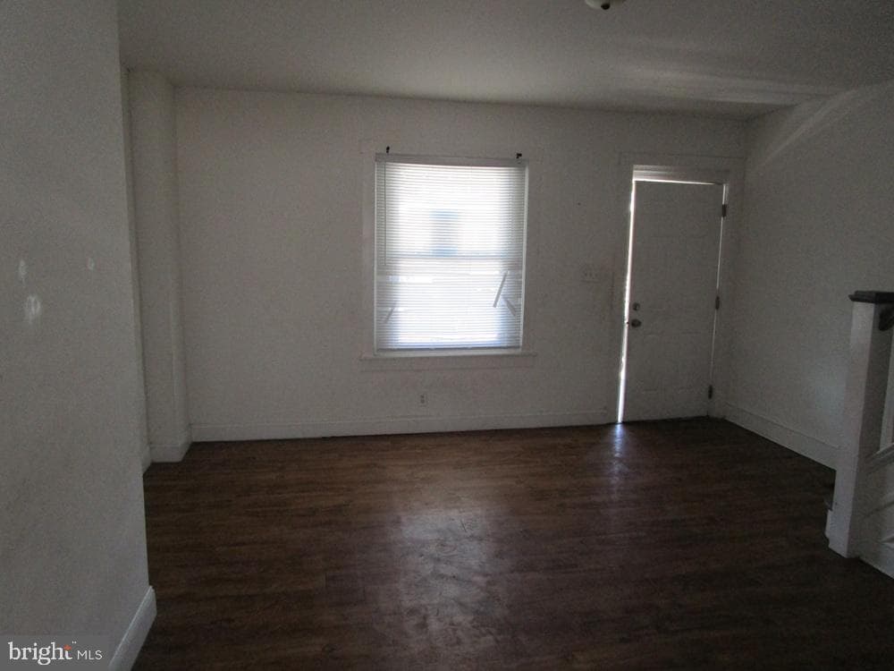 2651 S Lloyd Street photo 2