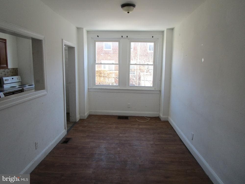 2651 S Lloyd Street photo 4