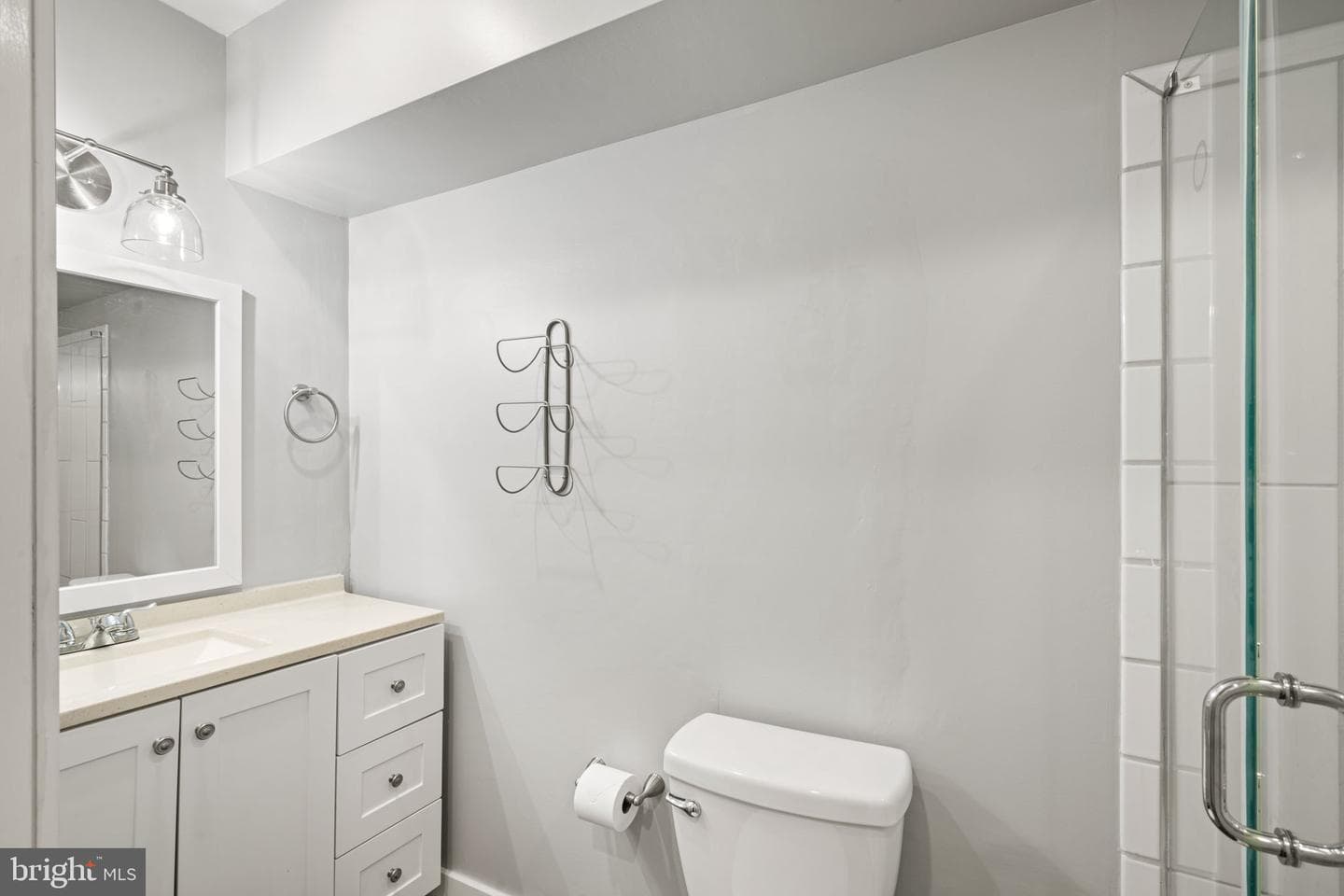 1752 Waterloo Street photo 15