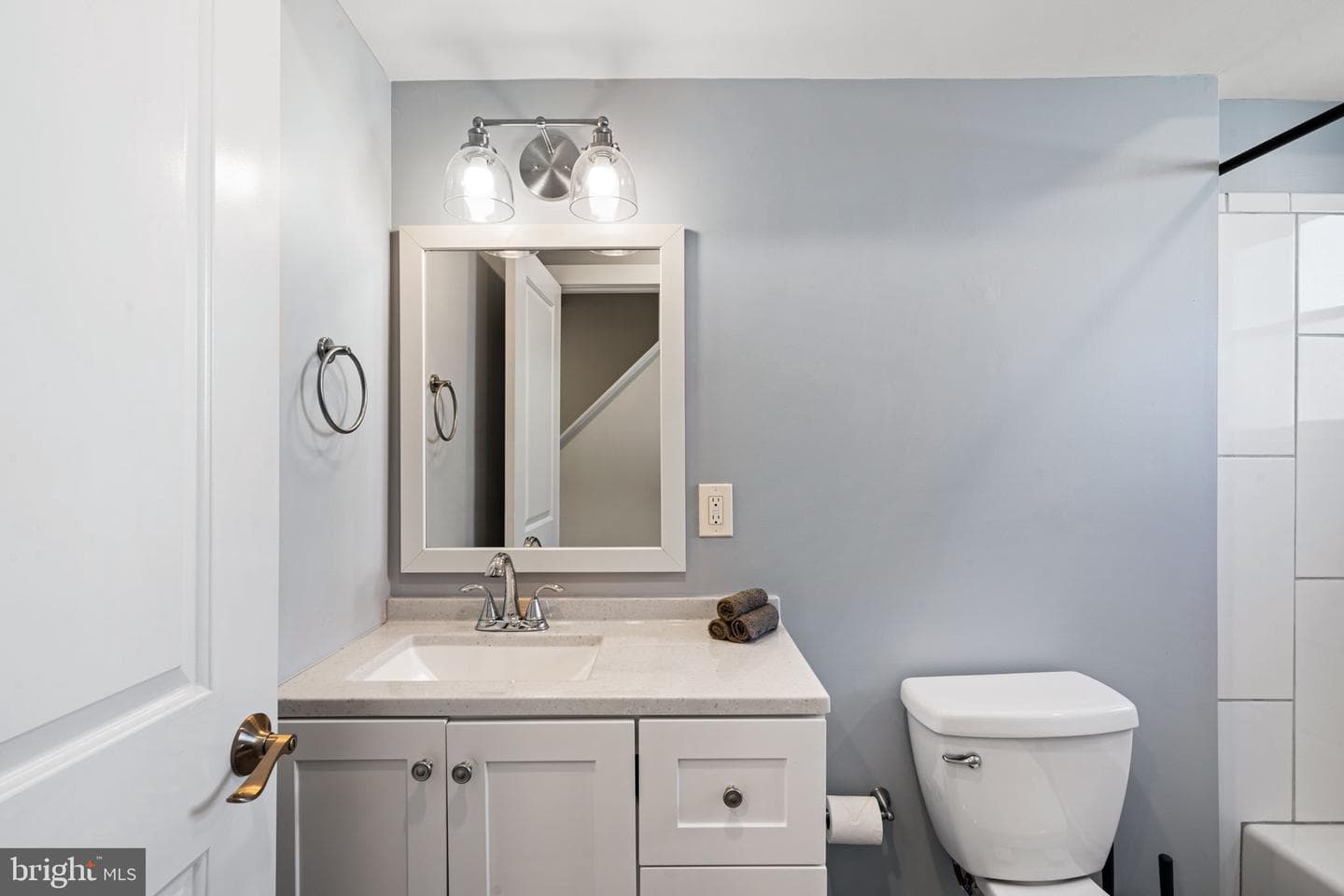 1752 Waterloo Street photo 25