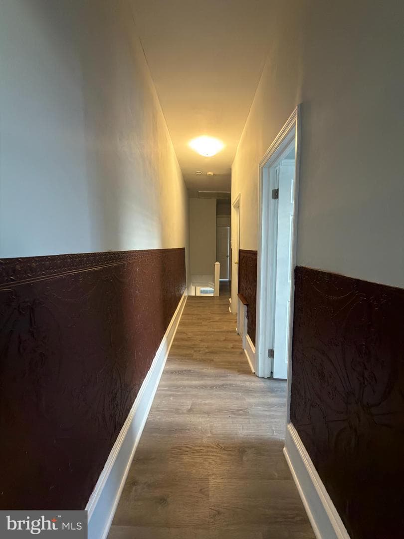 1112 W Tioga Street photo 6