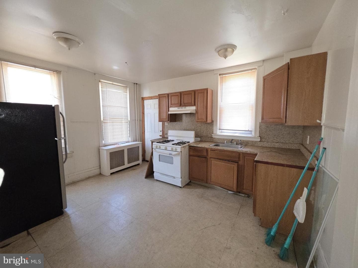 5828 W Girard Avenue photo 12