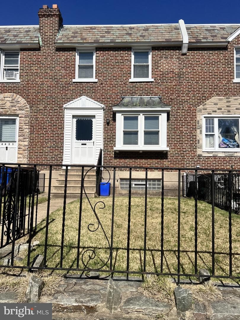 4427 Teesdale Street photo 1