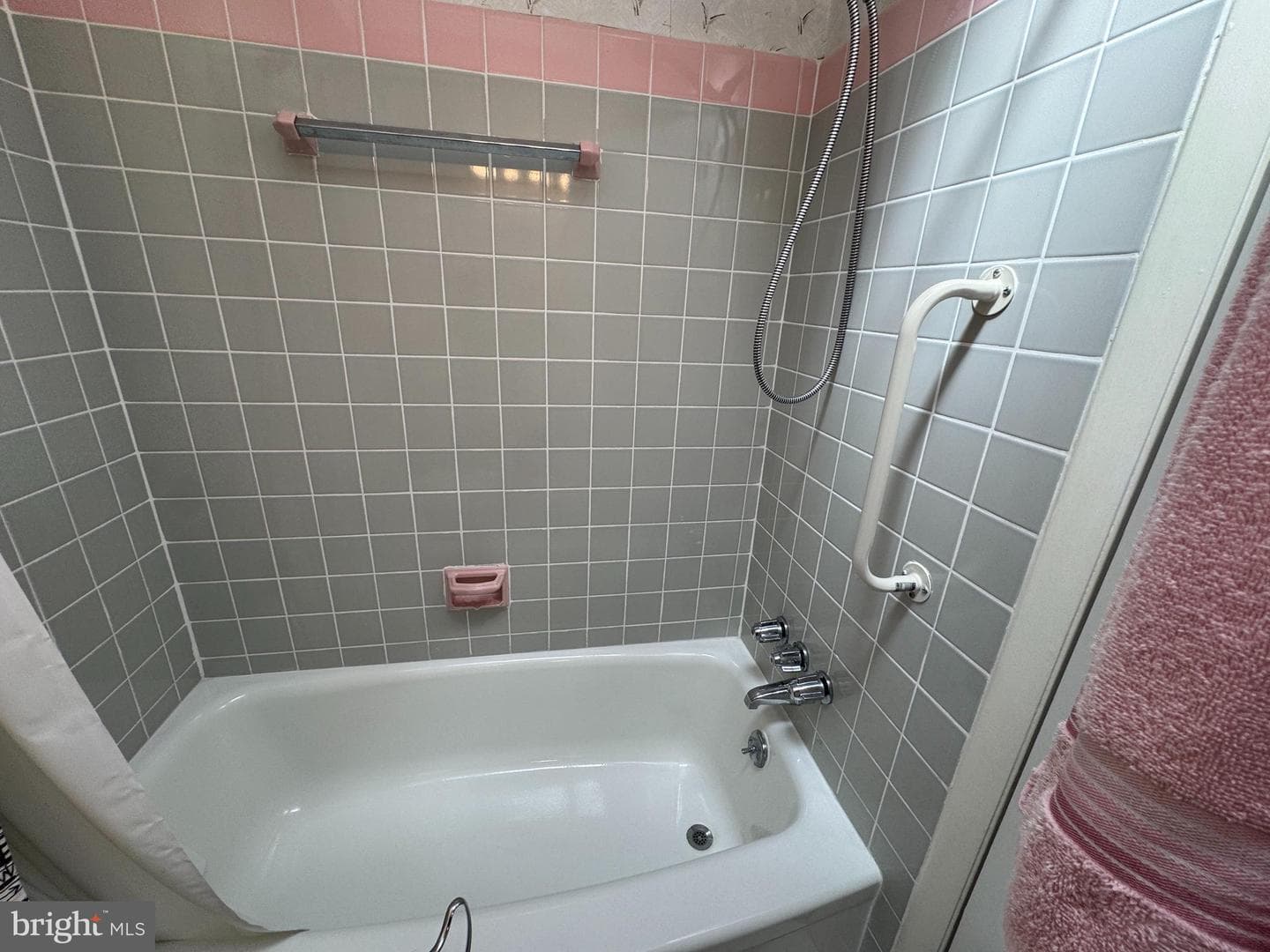 1149 Glenn Street photo 11