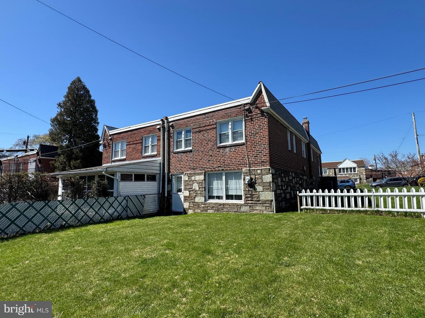 1149 Glenn Street photo 3