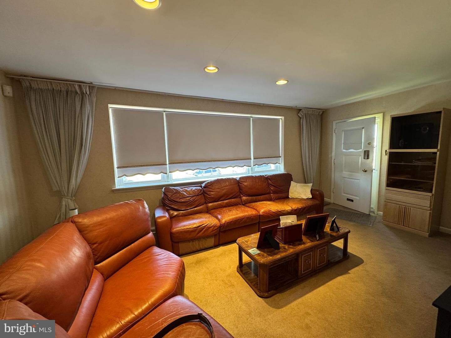 1149 Glenn Street photo 4