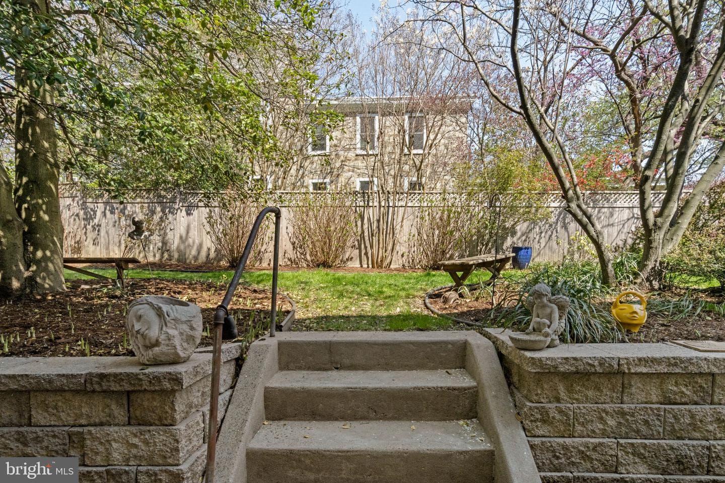 3534 Ainslie Street photo 113