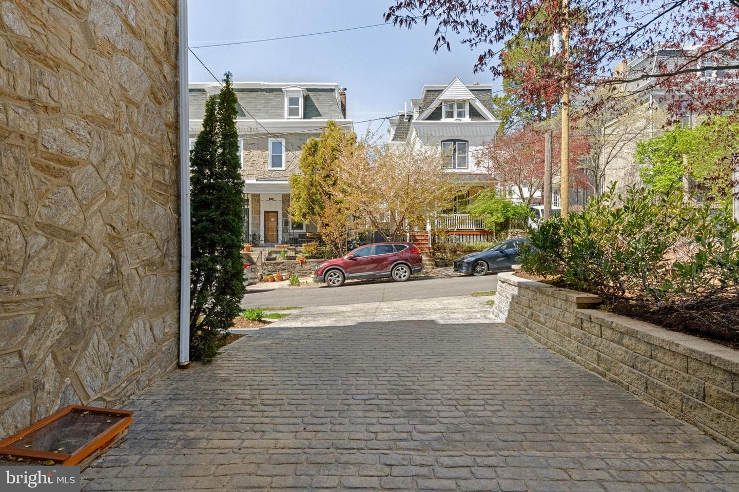 3534 Ainslie Street photo 115
