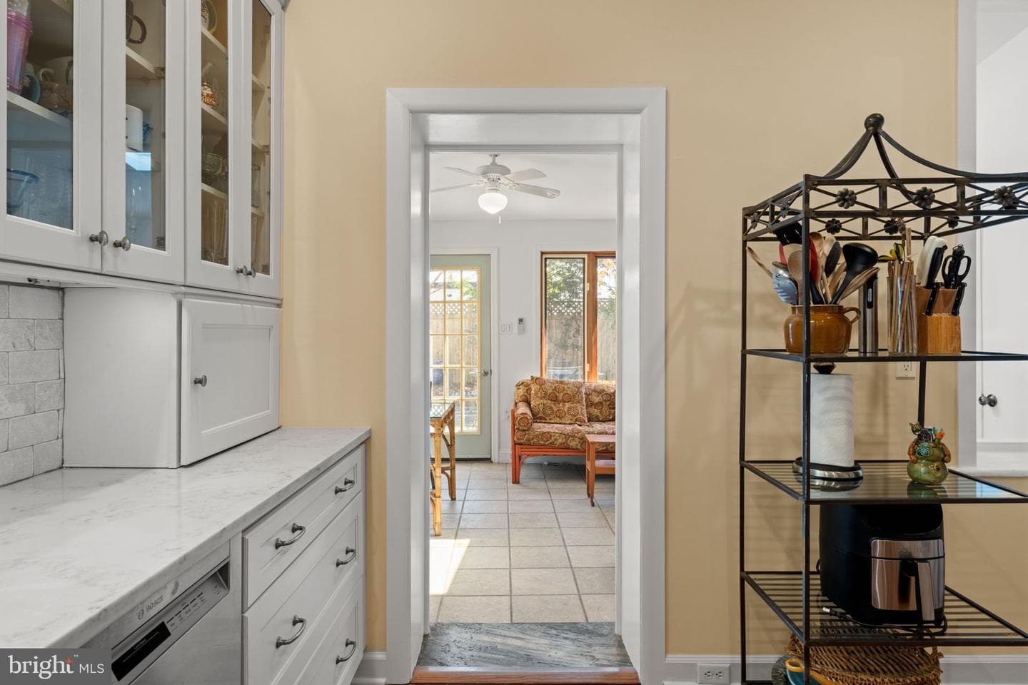 3534 Ainslie Street photo 39