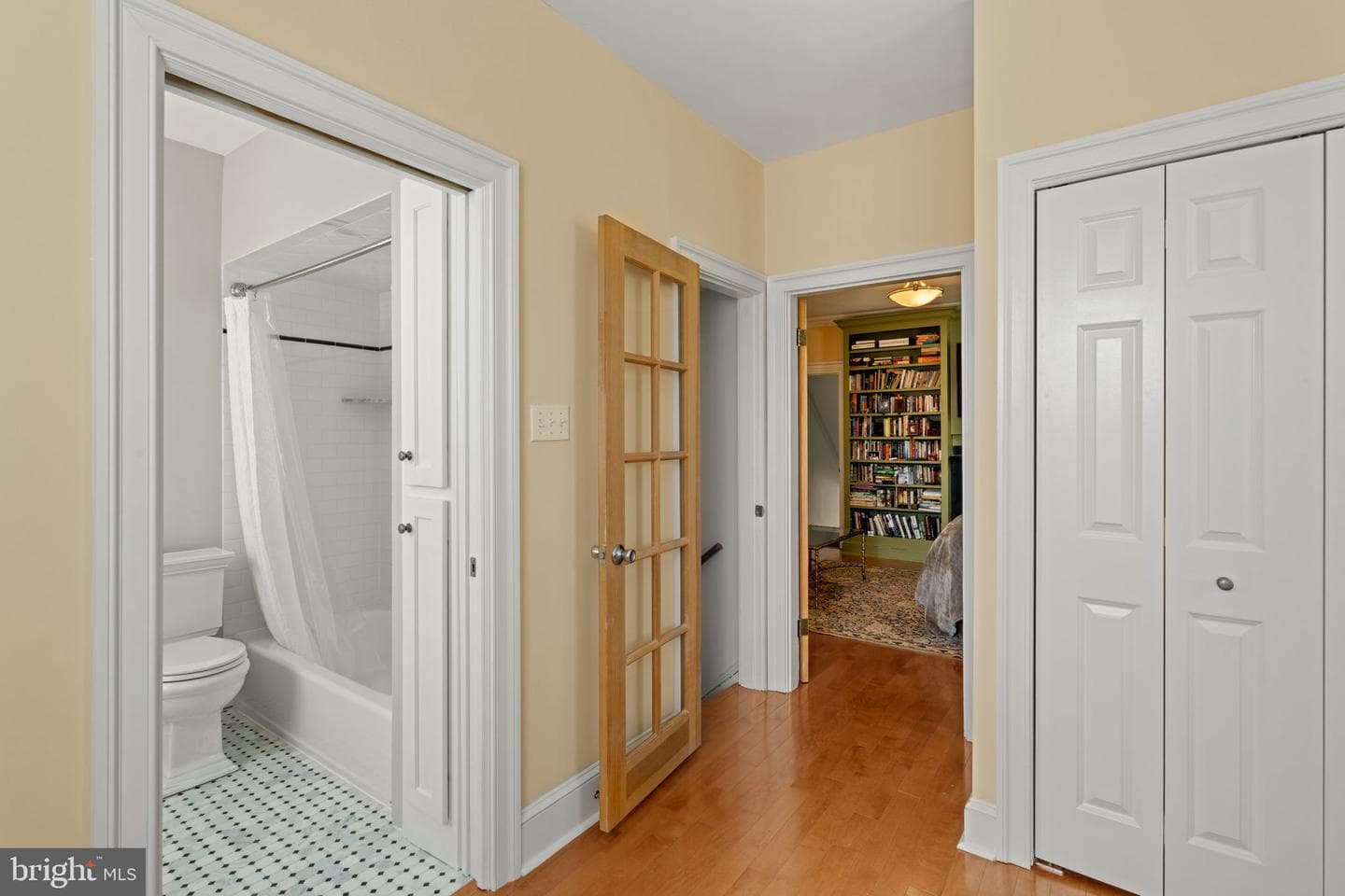 3534 Ainslie Street photo 61
