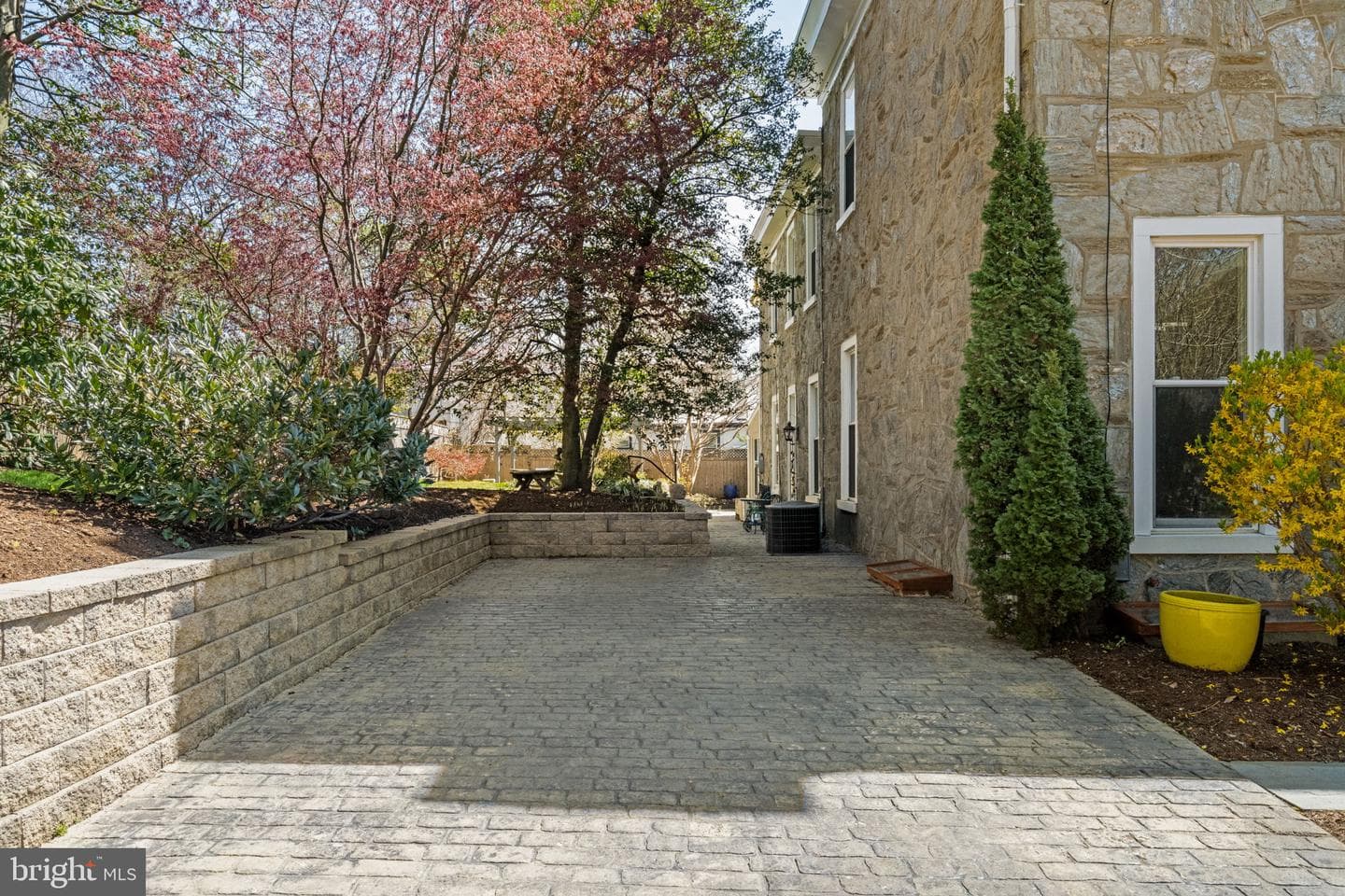 3534 Ainslie Street photo 7