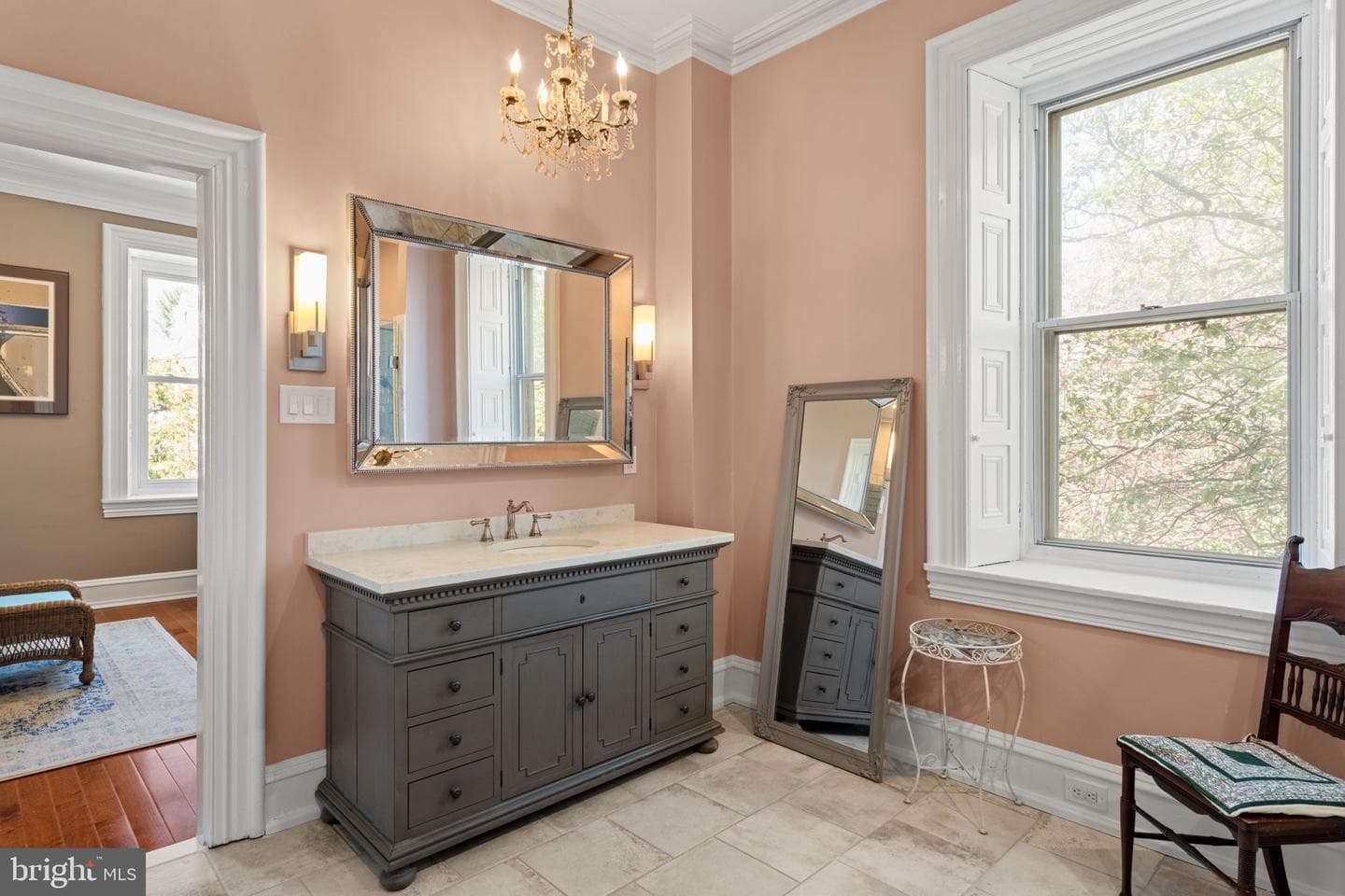 3534 Ainslie Street photo 71