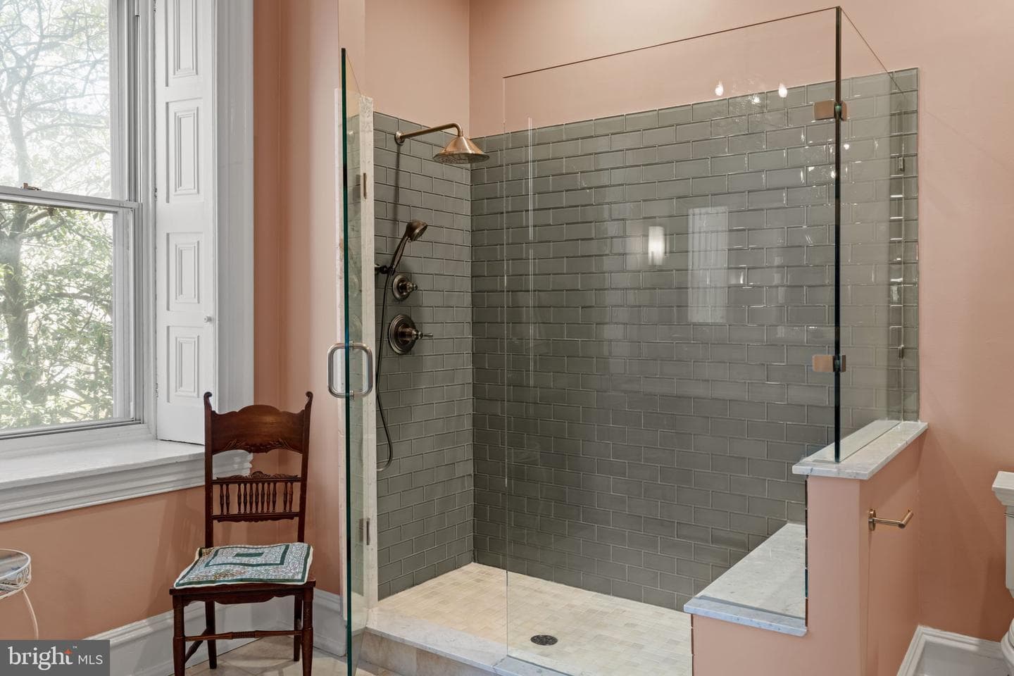 3534 Ainslie Street photo 76