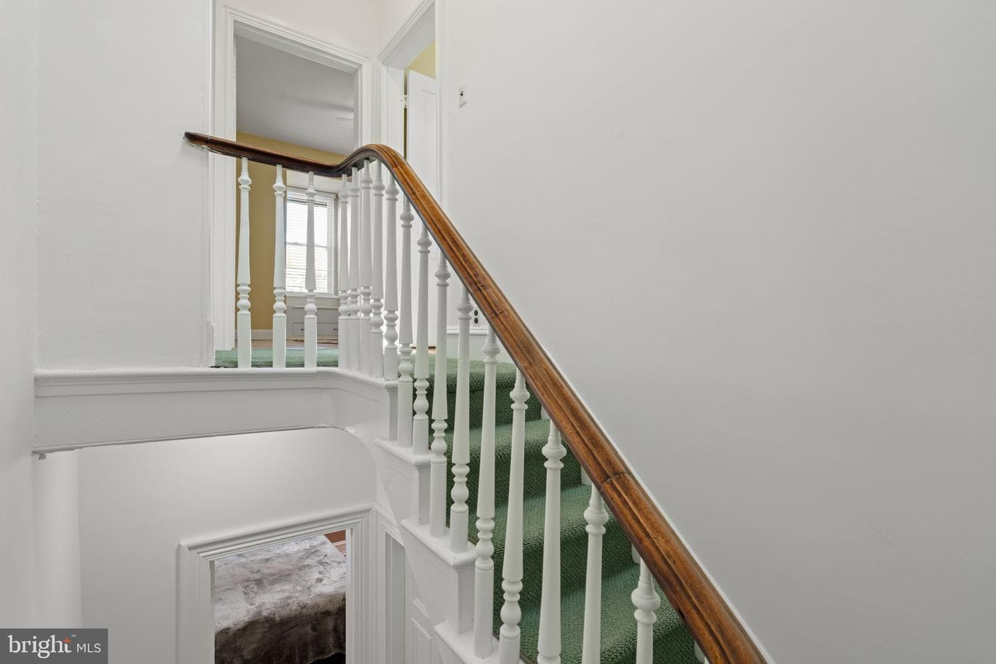 3534 Ainslie Street photo 82