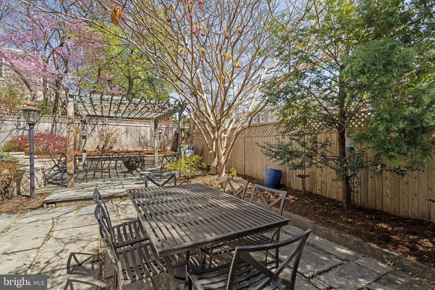 3534 Ainslie Street photo 97