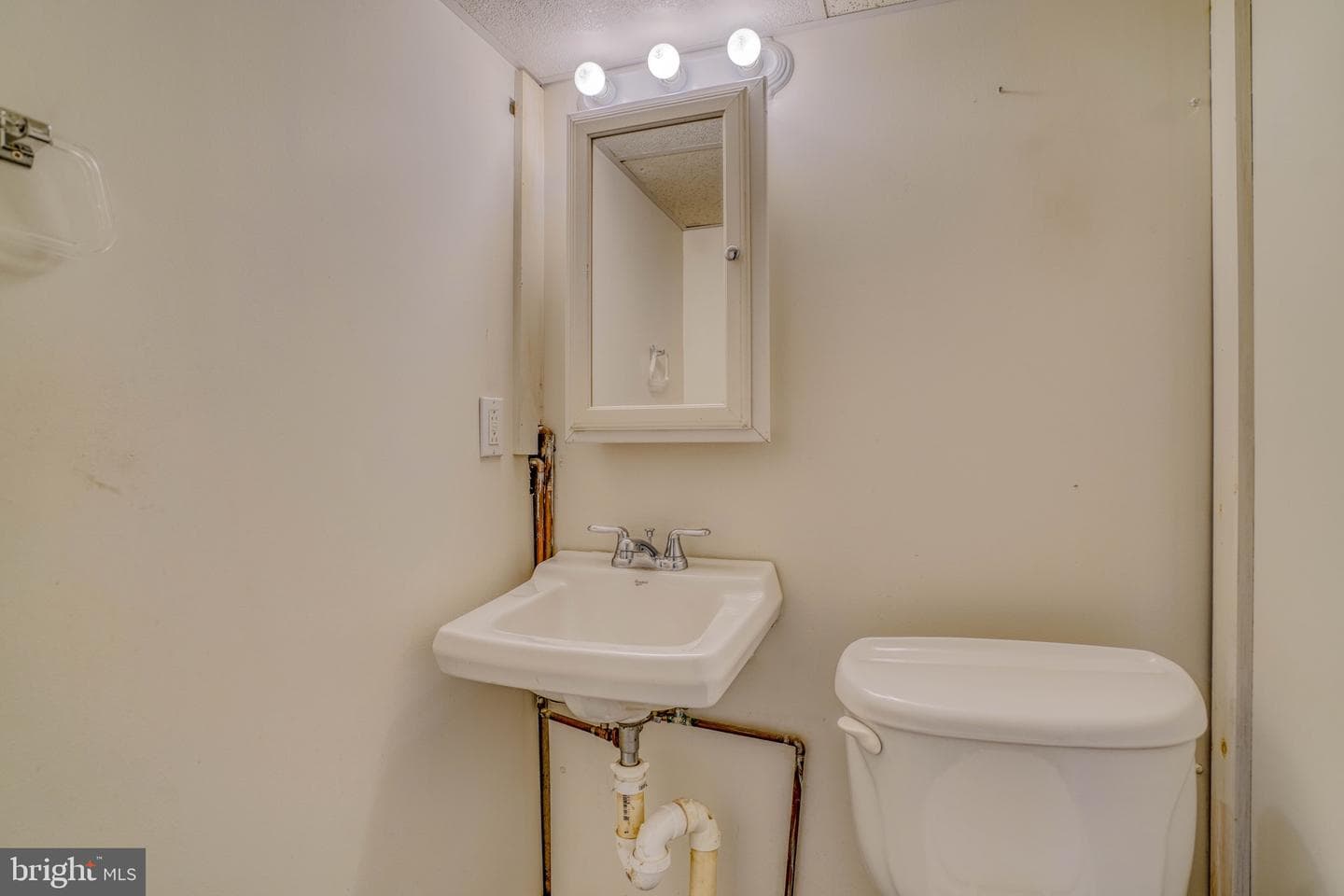 3271 Edgemont Street photo 26