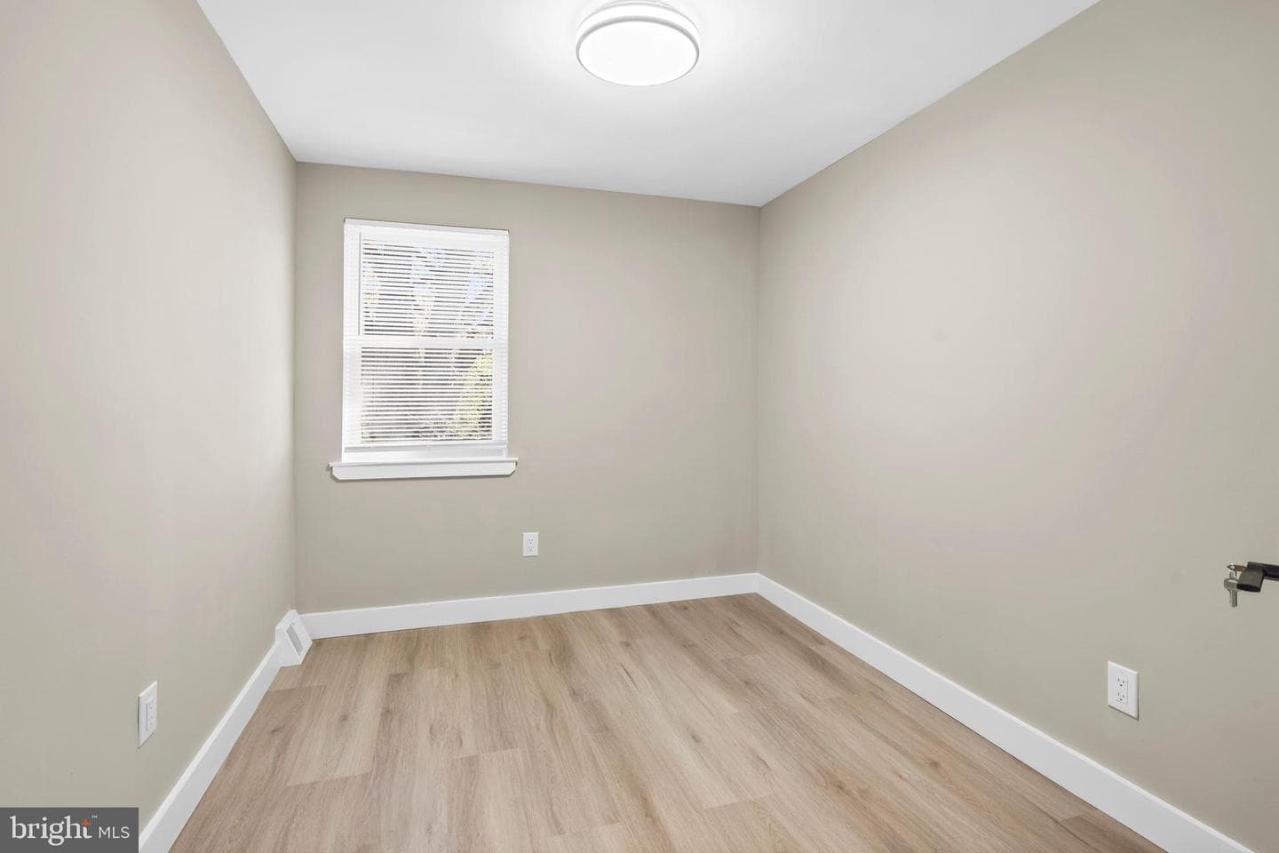 10755 Jeanes Street photo 19