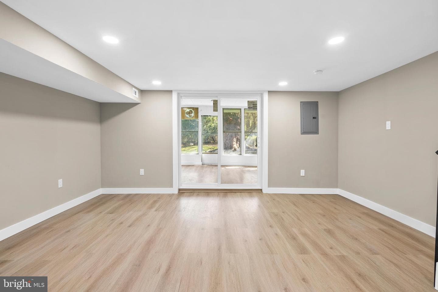 10755 Jeanes Street photo 22