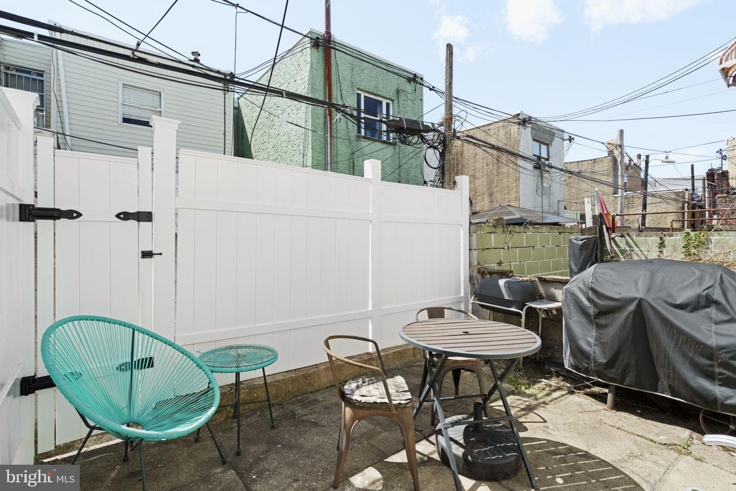 944 Tree Street photo 17