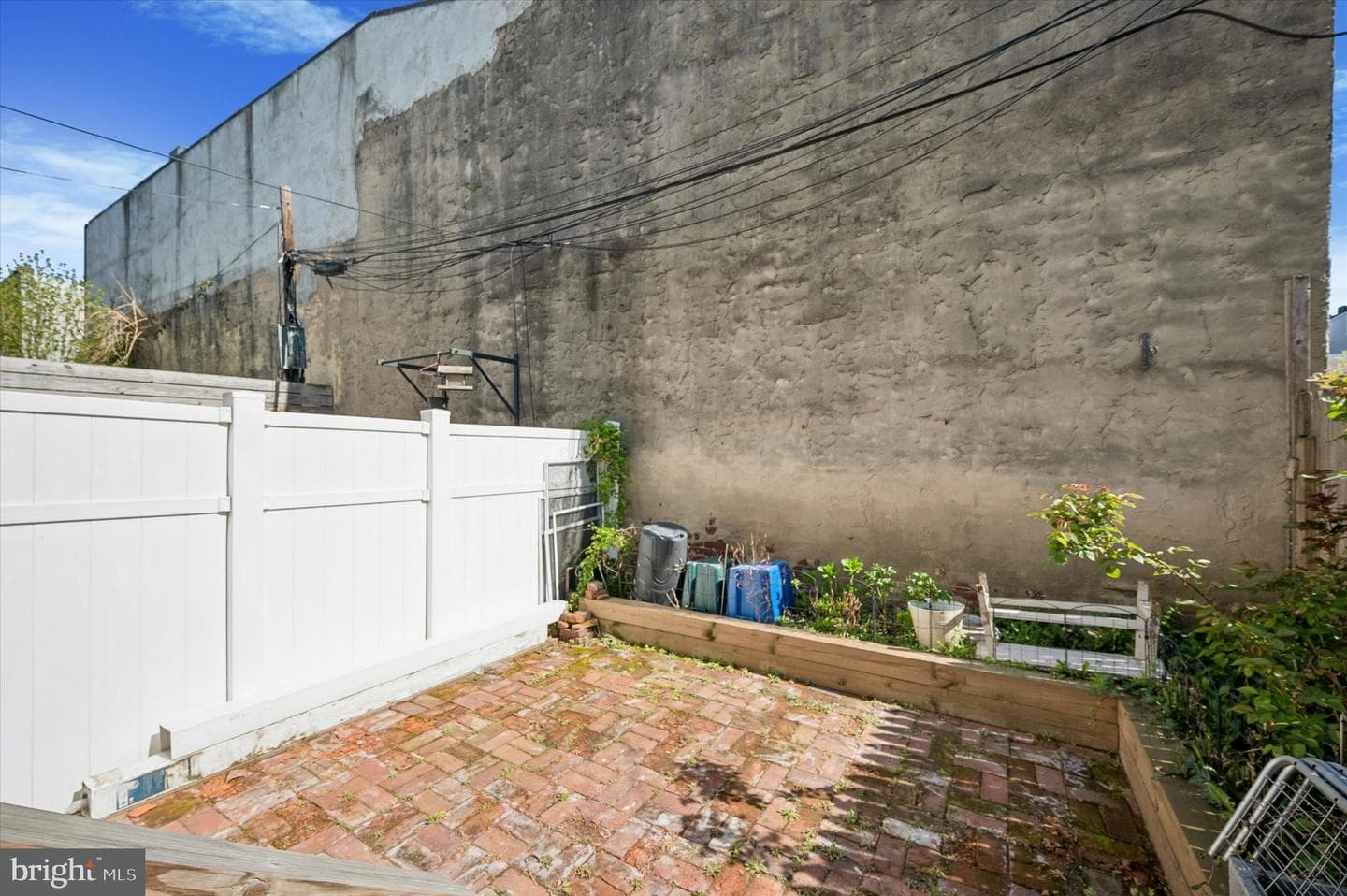 718 E Thompson Street photo 4