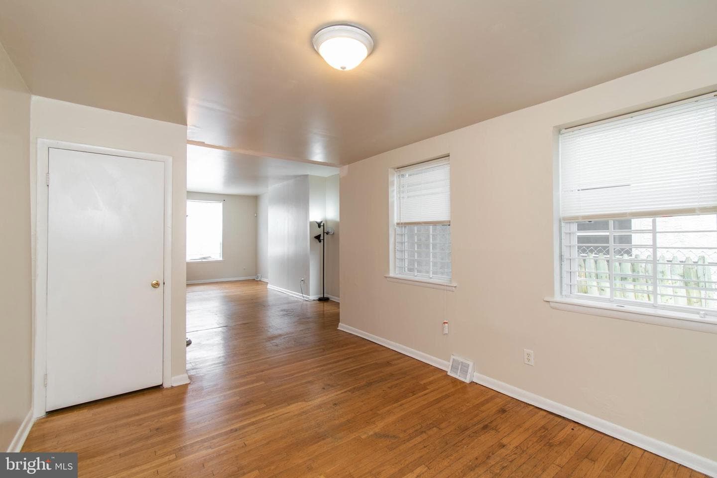 1635 Fontain Street photo 12