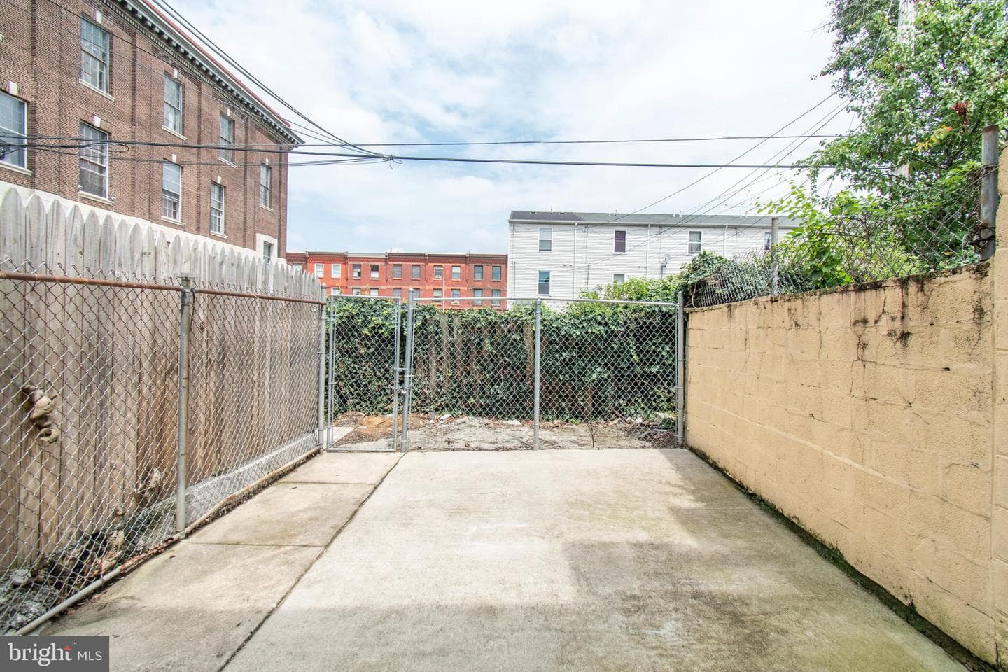 1635 Fontain Street photo 31