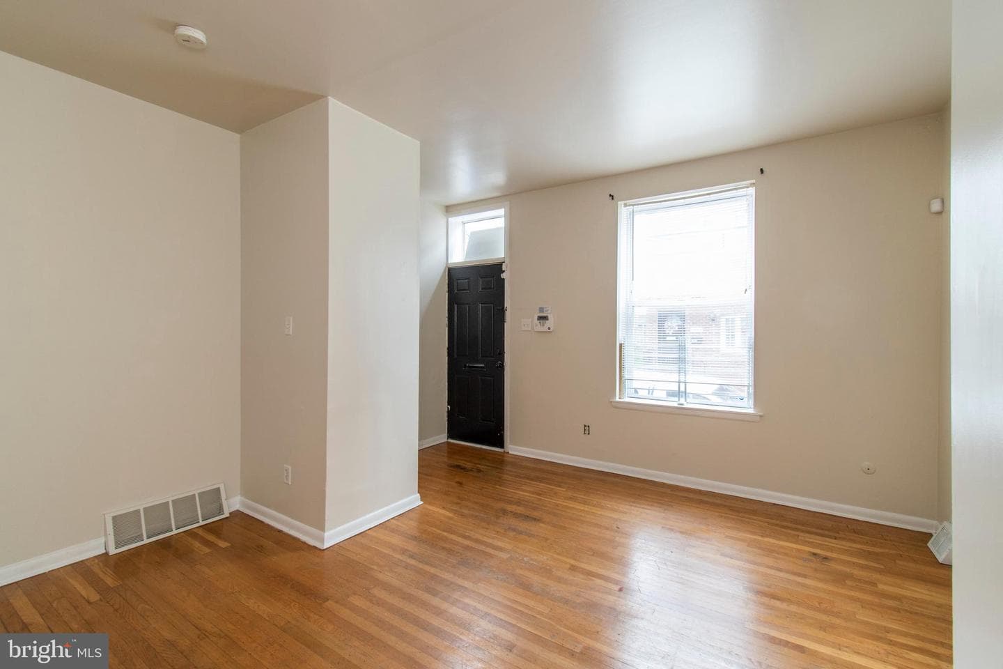 1635 Fontain Street photo 7