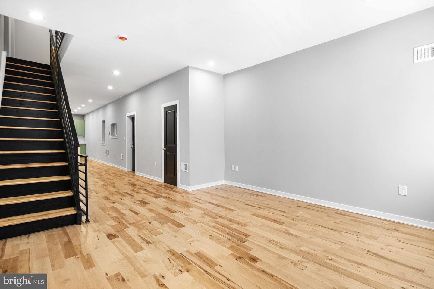 1329 Dickinson Street photo 7