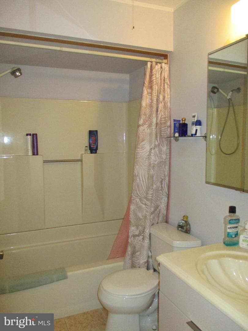 1569 Stoney Lane #b photo 14
