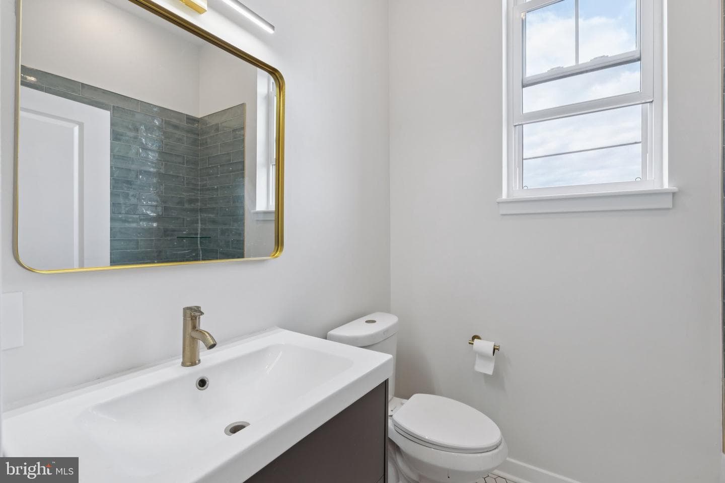 2800 Bridge Street photo 21